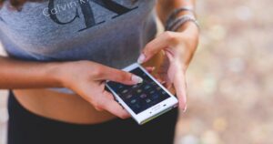 Sexting: o risco prático de enviar fotos picantes pelo celular