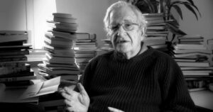 Teoria do Desenvolvimento da Linguagem de Noam Chomsky


