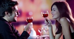 Beber álcool como um casal os ajuda a ficarem juntos por mais tempo, segundo estudo


