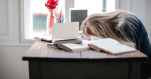 A ansiedade excessiva pode causar problemas de concentração nas tarefas?