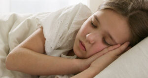 Apnéia do sono em crianças: sintomas, causas e tratamento